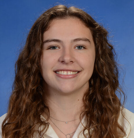 Ellie Wade Headshot
